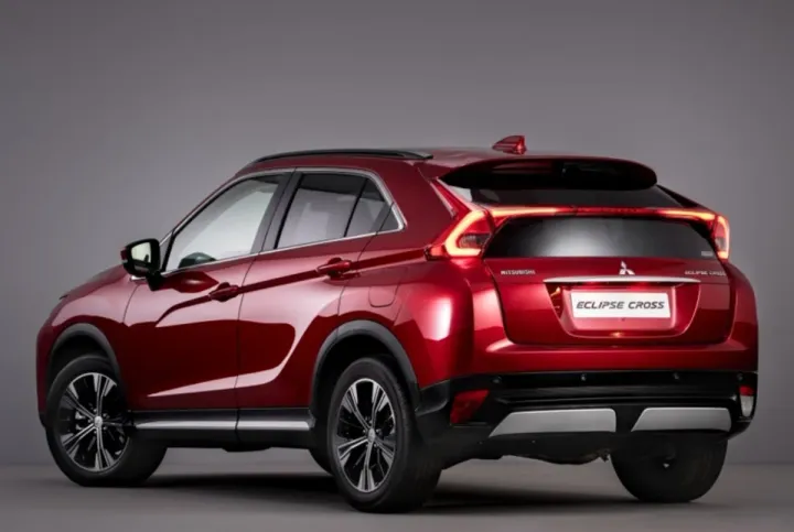 Mitsubishi раскрыла подробности российских версий Eclipse Cross